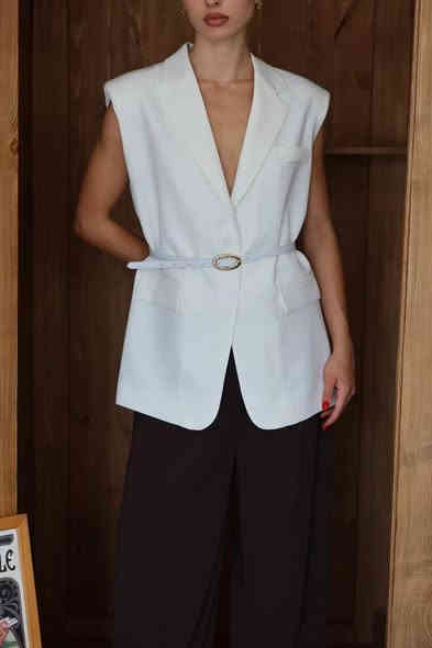 �✨ أزياء فــاطـم – الجامعة بطعم الأناقة! ✨🎓

لكل طالبة جامعية تحب الأناقة والراحة والجودة، أزياء فاطم جابتلكم تصاميم عصرية وفريدة تناسب أيام الجامعة 😍👗💖

🔥 موسم الشتاء بدأ والتميّز عدنا كالعادة!
💸 أسعارنا دليل نجاحنا وتميزنا، وتخفيضات مستمرة ما تفوتك 🔥🎉

📦 التوصيل متوفر فقط أيام: الأحد – الاثنين – الثلاثاء – الأربعاء 🚚

📍 عناوين فروعنا:
🏬 الفرع الأول: شارع السناتر – مجمع الدامرجي
🏬 الفرع الثاني: الجمعية – مقابل مول الحارث

📲 للحجز والتوصيل السريع أرسلي:
صورة الموديل + العنوان + رقم الهاتف على واتساب
*********** 📱

💃🏻✨ أزياء فاطم… لأنك طالبة جامعية وتستحقين الأجمل دائماً!
🌸 كوني متألقة، متميزة، ومختلفة مع كل إطلالة من فاطم! 💖
