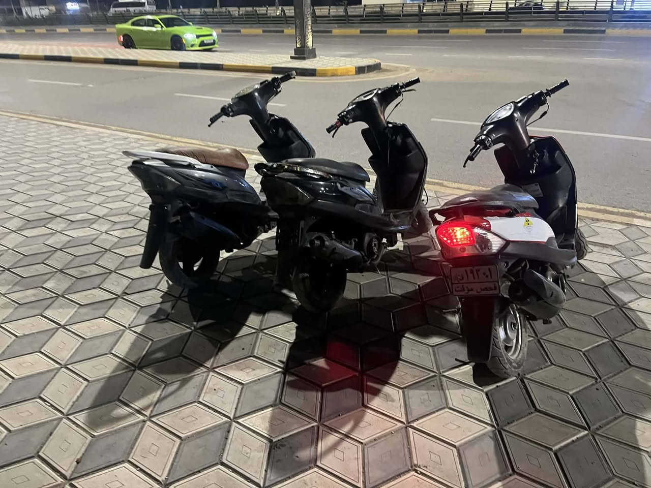 السلام عليكم شباب ماكسات للبيع الدراجات كلها شغاله وسيل فيندر كهربائيات ولا تشتغل ماه ما بيهن اي نقص الحمراء سلفوهن دور كهربائيات كان شغاله والسوداء كهربائيات كلها شغاله وسلفوهندر والرصاصيه سلفه كهربائيات كلها شغاله صالونصات كلها اف ام تايرات جدد وياله جدد دبلات جدا دشابيل كلها تشتغل مكان ديالى بعقوبه التحرير عندك الرصاصيه سعرها 400 وبيها مجال السوده ب 400 وبيها مجال عندك الحمراء ب 500 وبيها مجال وهذا رقم الهاتف***********
