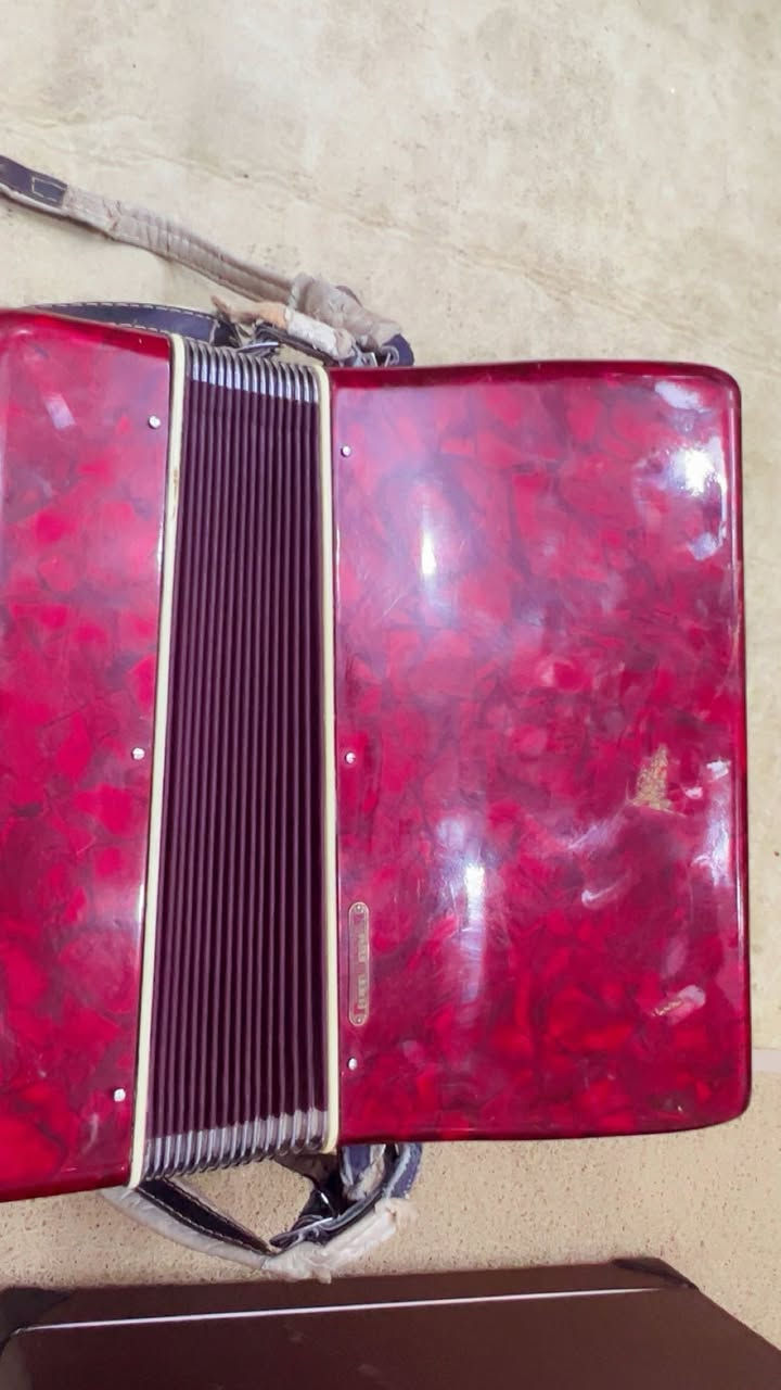 السلام عليكم كارديوان شغال  نضيف جدن بحالة جيدة 
العنوان بغداد مدينة الصدر***********
