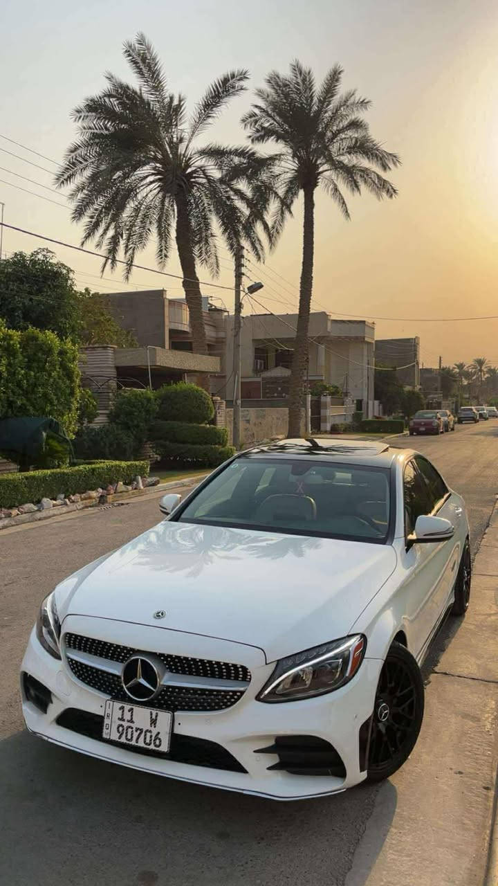 السلام عليكم 
للبيع 
مارسيديس C300 
الموديل 2018
فول مواصفات فتحه 
حساسات اماميه خلفيه 
هند بريك بصمه
كامره 360 درجه
رادار متعدد
مري قلاب 
صندوق كهرباء
دبل ماوس تحكم 
كشنات تدفئه كشنات كهرباء 
خزن ميموري اناره داخليه
وضعيات قياده متعدده
وبيها هواي مواصفات 
صور الحادث مرفقه مع المنشور 
العنوان بغداد شارع فلسطين 
للاستفسار 
***********
