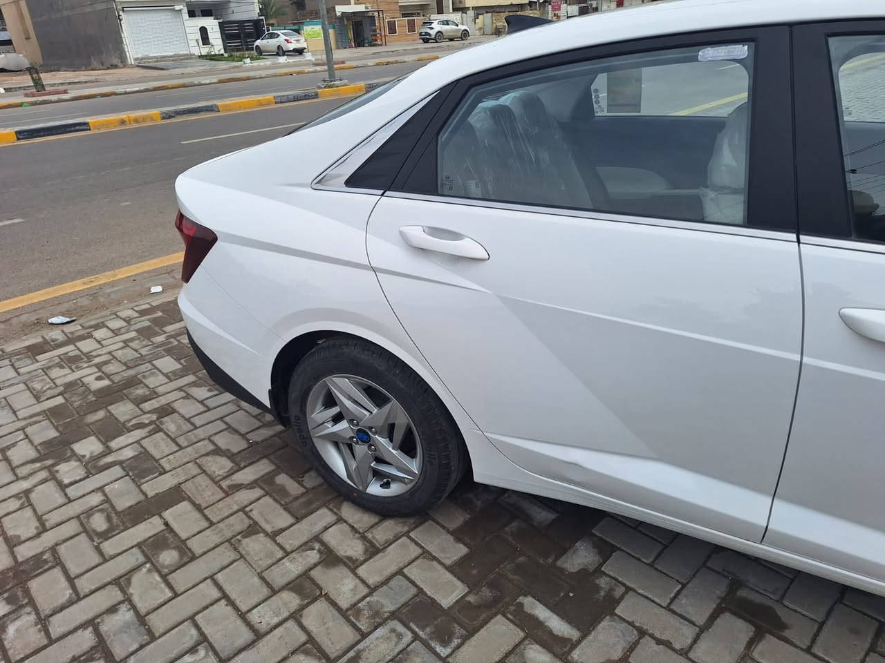 هونداي اكسنت موديل ٢٠٢٤ اللون أبيض ماشية ١٦٠٠٠ الف كيلو قابلة للزيادة ضمان الأولى فتحة سقف الداخل أبيض تحكم استيرن مثبت سرعة دبل اير باك شاشة كاميرا خلفية اندرويد تبريد قطعتين مكفولة من الحادث والصبغ عدا رصعة بسيطة باب العبري الخلفي وشخوط بسيطة بالدعامية الامامية السعر ١٥٢٠٠ ألف دولار بيه مجال بكانه بغداد سيارة جديدة ***********
