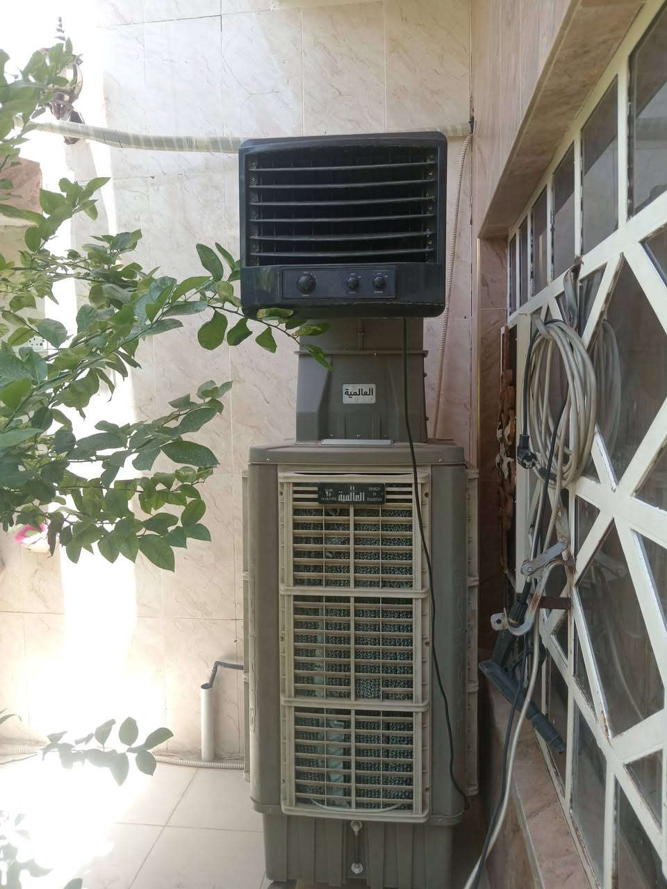 مبردة دكت حجم كبير اصليه  من شركة العالمية  استعمال قليل جديده  مابيها اي ضرر ولا عطل على الفحص
مكاني بغداد ***********

