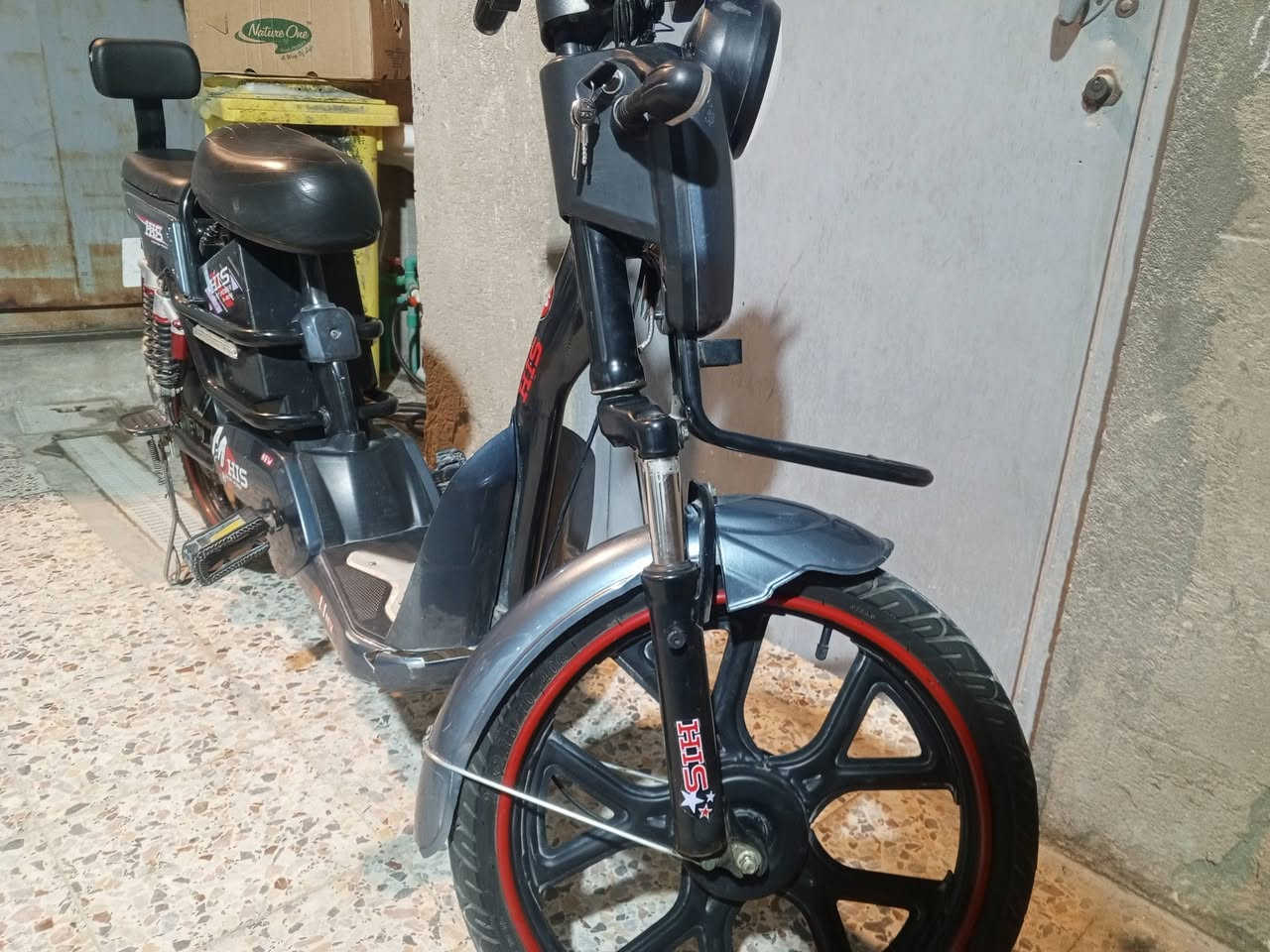 سلام عليكم دراجه شحن حجم 20 نظيفه شغاله عينه ولايته السعر 275 وبي مجال العنوان  البصره السراجي التواصل واتساب شريحه 077 22 4 3 8 8 8 2
