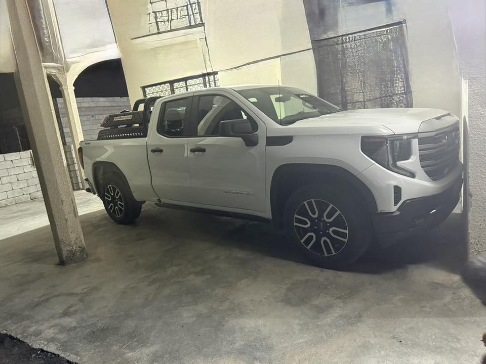 جمسي سيرا البيع حادث جاملغ امامي معدل بارد موديل 2023سياره جديده كلش محرك 8 اسعر 30000بيها مجال لاتصل على رقم ***********
