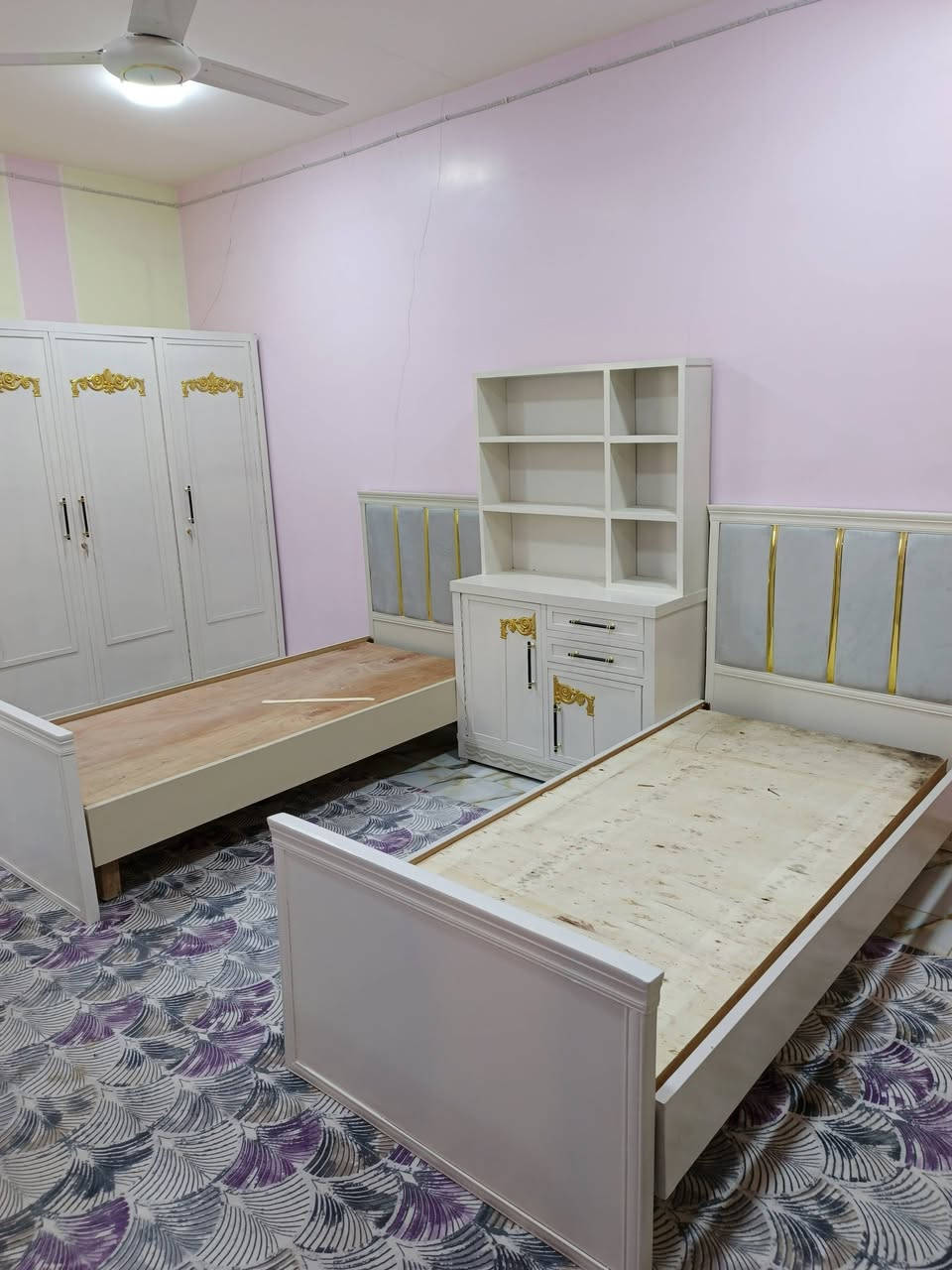 معمل ونجارة الحبوبي الجفافه شارع الضغط العالي عمل الابواب والجراجيب وغرف النوم  والكناتير والبوفيات بيع نقد اقصاط ومستعدون تجيز المعارض بئسعار مناسبه ***********
