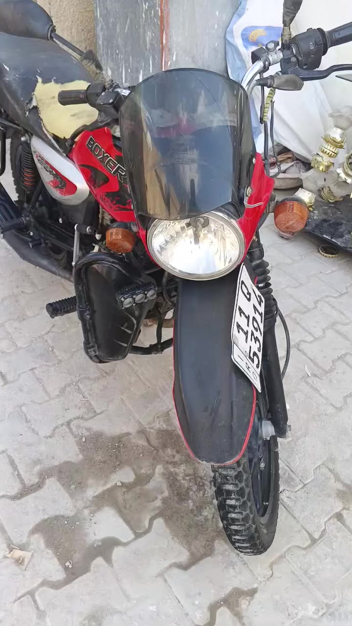 بوكسر 21 طابه ب 22 دراجه نضيفه ما متعوبه من الدوام البيت عنوان بغداد سعر 2000 بيها مجال شي بصيط ,***********
