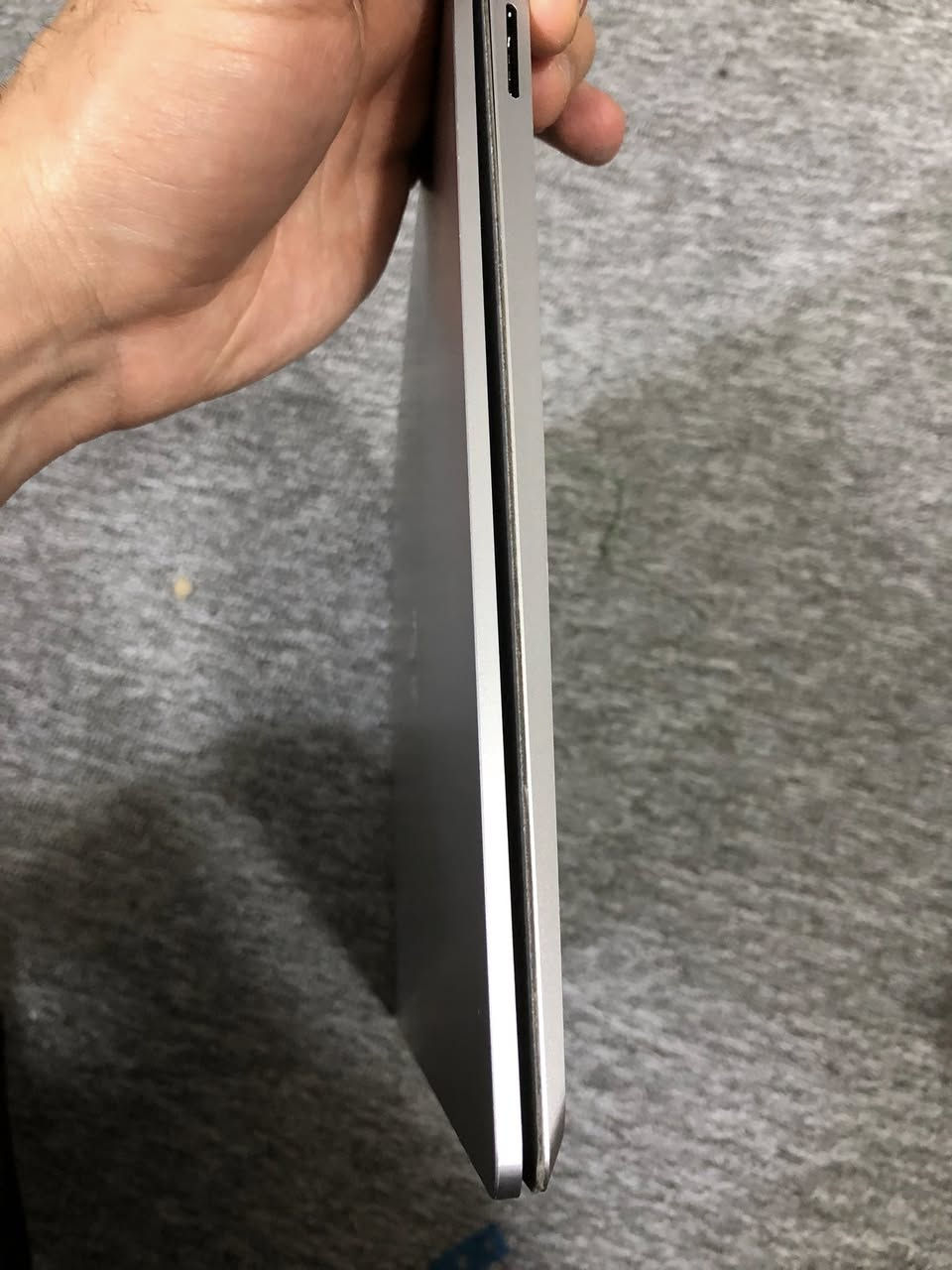 السلام عليكم
بيع فقط
سيرفس لابتوب ٣ للبيع لمس 
حجم 13 و نصف
شاشة  لمس 2K IPS QHD 
Core i7 1065 G7 جيل عاشر 
Ram 16GB DDR4
HARD 256 SSD قابل للتطوير 
كرت شاشة انتل Iris plus g7
بطارية يدوم لحد 6-8 ساعةt
مصنوع من الومينيوم و جل الكانترا الايطالي 

كاميرا 720 HD كلش واضح 

نسخه business edition رجال الاعمال 

Face ID فتح بل وجه نفس آيفون

مستخدم قليل جدا 

550 الف   

بيع فقط!


**إذا كنت صاحب هذا الإعلان وتريد حذفه لأي سبب، رجاءا أرسل رسالة إلى الدعم الفني**