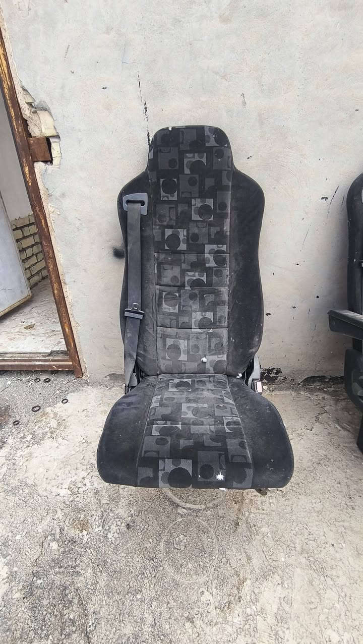 السلام عليكم سواقنا سواق الباصات متوفر زوج كشنات يرهم كشن مساعد نوع (الفينيه) او ( 404/403)
كشنات جدد ممستعملات شرط النظافه تجي وتشوف بعينك سعر التك الواحد 175 التواصل عبر الرقم (***********) واتس اب هم موجود 
خاص موجود
