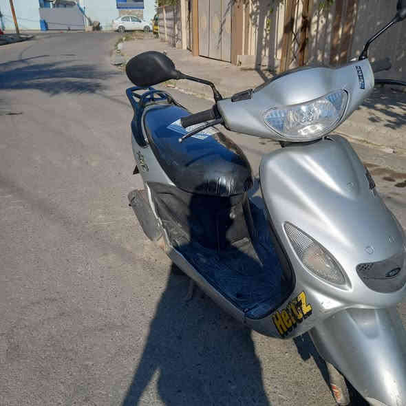 اكزز للبيع شرط كلو شغال بس قبق الهندر مفتوح ٦٥٠ / ***********
