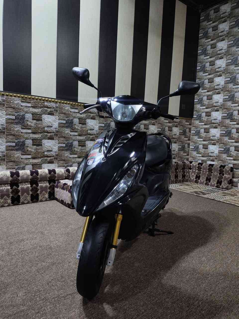 ماكس مضلع يباني كابريتر سلف هندر شاير لايت عالي ناصي سكنات كهربائيات كلها شغاله اي  نقص ماكو بوشه49بلاد مامفتوحه شلعه ومشي ونعومه كفراتها بلاد دراجه جديده سعر 625 وبيها مجال الاستفسار *********** أو متواجد وتساب مكاني بصره حي شرطه قرب المعارض مال سيارات جديده مقابيل حيانيه
