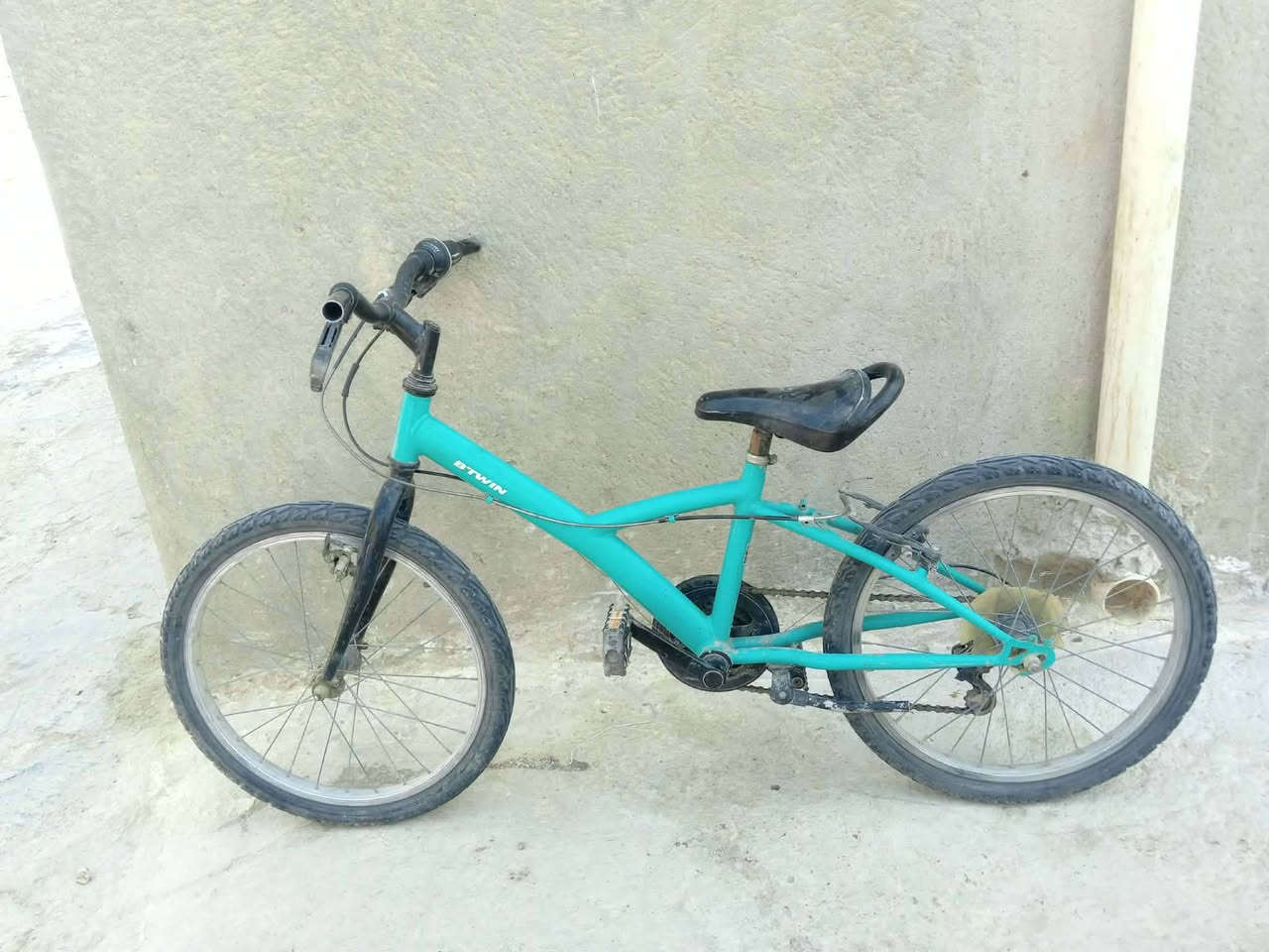 باسكلات للبيع نضيفات مكفولات من الحيم 

سعرهن ٧٥ وبيهن مجال اي ستفسار ***********
او خاص
