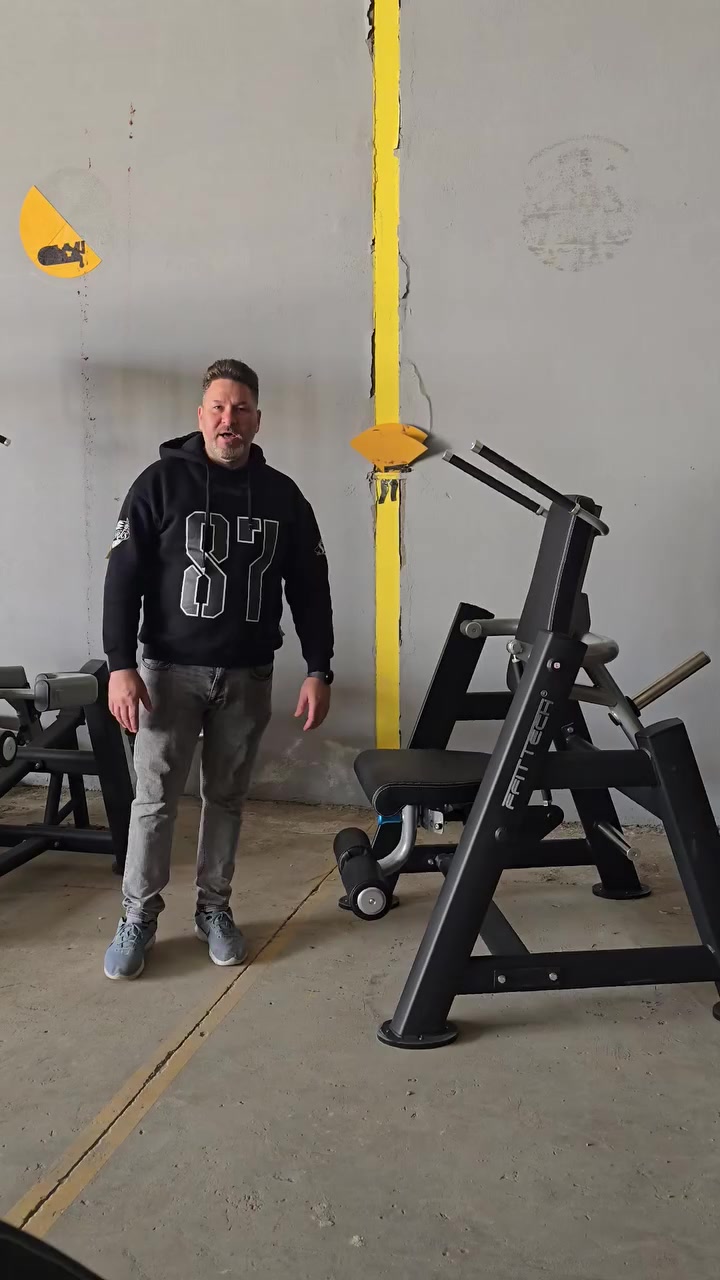 🔥 شركة القوة الخارقة للتجهيزات الرياضية 🔥

لا تنتظر أكثر... "قاعتك الرياضية" بانتظارك! 

جهاز معدة طحن متعدد الزواية من شركة فيتيك Ffittech البرتغالي   
حالياً متوفر داخل معرض ومخازن شركتنا ،،،،،،،،
شركة القوة الخارقة للتجهيزات الرياضية

#شركةالقوةالخارقة 
· جودة لا تضاهى: نتعامل مع أرقى البراندات العالمية لضمان المتانة والأداء.
· تصميم عصري: نصنع لكم مساحات رياضية ملهمة، تجمع بين الجمال والوظيفية.
· حلول متكاملة: من التخطيط إلى التركيب، نقدم خدمة شاملة لتجهيز قاعتك بالكامل.

لأن صحتك تستحق الأفضل... قوّتك تبدأ من قاعتك!"

شركة القوّة الخارقة للتجهيز الصالات الرياضية

نخلق لكم مساحات رياضية استثنائية، بأفضل المعدات العالمية والتصميم المميز.
#صحتك_قوتك

رائدون في تجهيز الصالات الرياضية
نحن في "قوّة الخارقة" نقدم حلولاً متكاملة لتجهيز الصالات الرياضية والقاعات الرياضية. نضمن لعملائنا الحصول على مساحة رياضية متكاملة، تجمع بين:

· أفضل المعدات: من خلال شراكتنا مع أرقى البراندات العالمية في مجال اللياقة البدنية.
· التصميم المتميز: نصنع تصاميم عصرية وإبداعية تحفز على ممارسة الرياضة وتلبي جميع احتياجاتك.
· الجودة والكفاءة: نلتزم بأعلى معايير الجودة في التجهيز والتركيب.

الوكيل الحصري في العراق لأرقى البراندات العالمية:

· 🇺🇸 Nautilus (ناوتيلوس الأمريكية): الرائدة عالمياً في مجال المعدات الرياضية.
· 🇰🇷 For ward (فوروارد الكورية): تكنولوجيا متطورة وجودة لا تضاهى.
· 🇵🇹 Ffittech (فيتيك البرتغالية): تصميم أنيق ومتانة استثنائية.

زورونا اليوم واحصلوا على عروض تأسيسية شاملة!

📍 المعرض والمخزن الرئيسي:
كركوك - شارع سريع الحولي - المنطقة الصناعية المتطورة.

📞 للتواصل والحجز:

· كابتن أحمد. :   ***********
· كابتن نهرو    :   ***********
· كابتن سوران:  ***********

#تجهيز_صالات_رياضية #فيتيك  #كركوك #لياقة_بدنية #gym #fitness #القوة_الخارقة .
