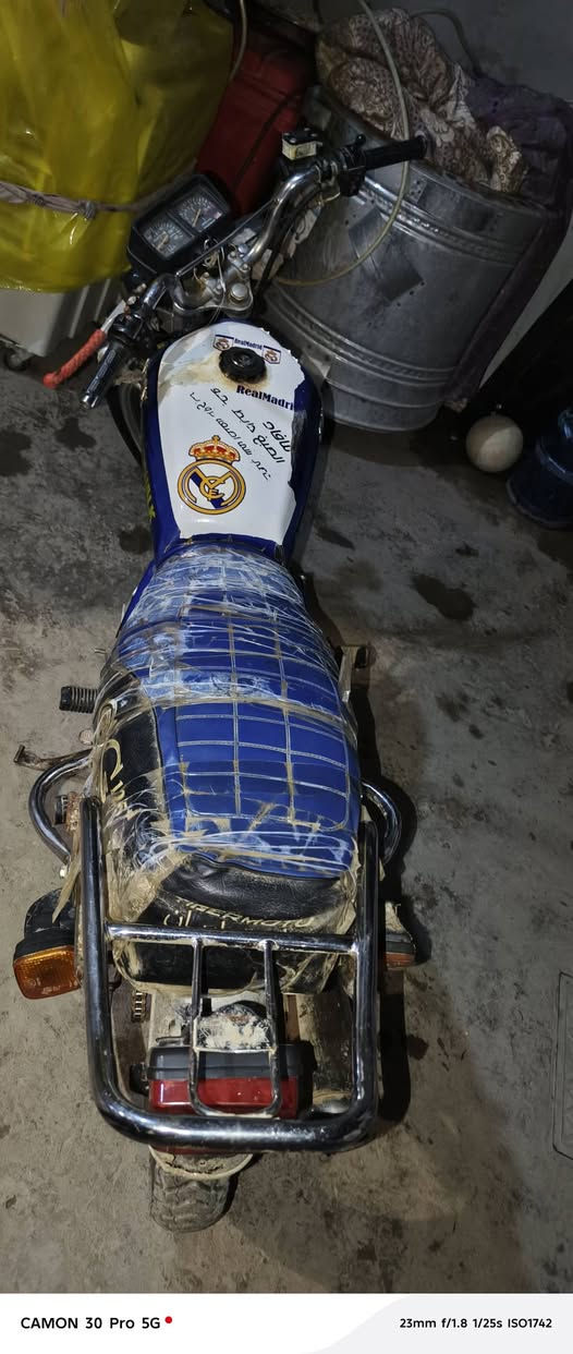 سلام عليكم دراجه للبيع سيفان 20 سعر 325وبيه مجال عنوان بهرز ***********
