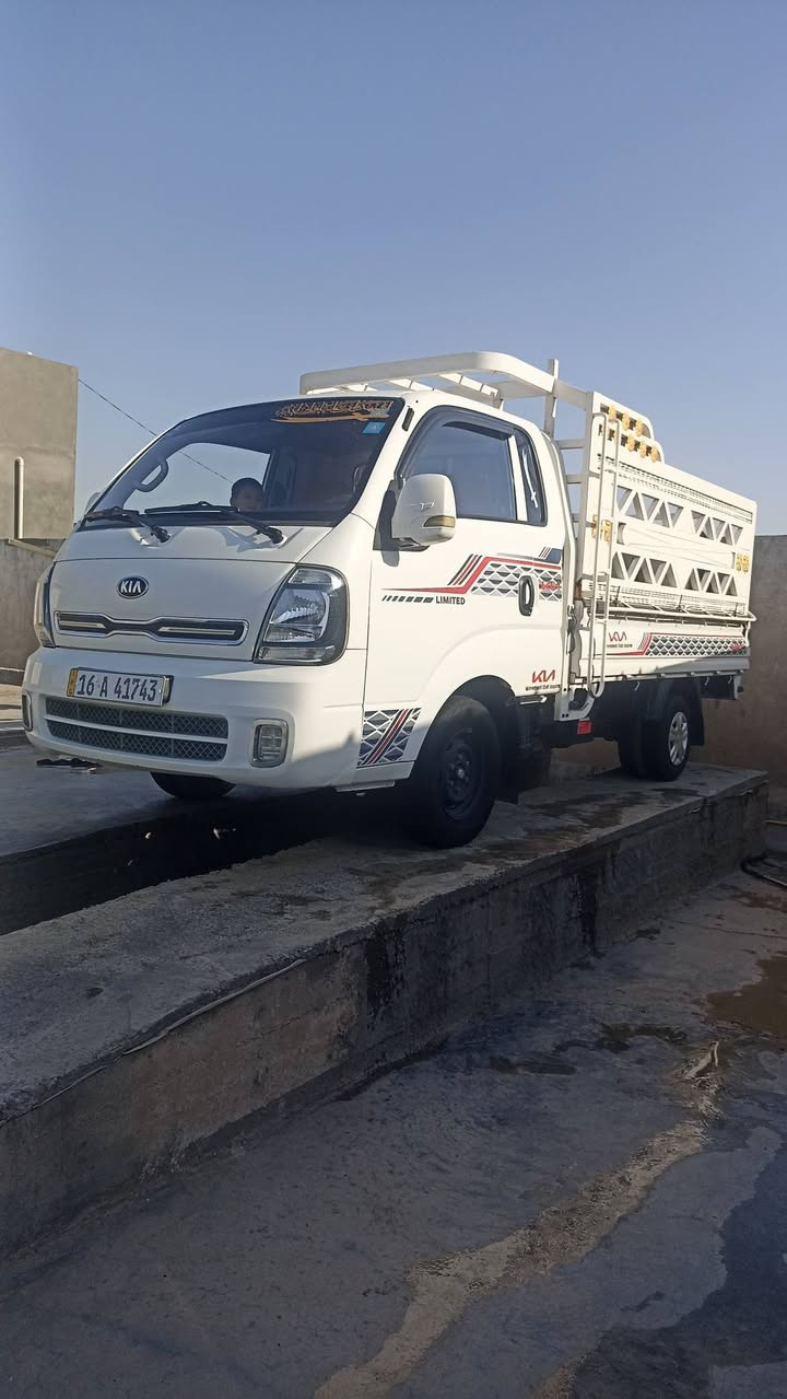 سلام عليكم كيا حمل 
موديل 23 سياره كفاله
لعابه والله حداديه تخم تاير 
تبريد مكينه شرط السعر 145
العنوان ديوانيه رقم الهاتف ***********
