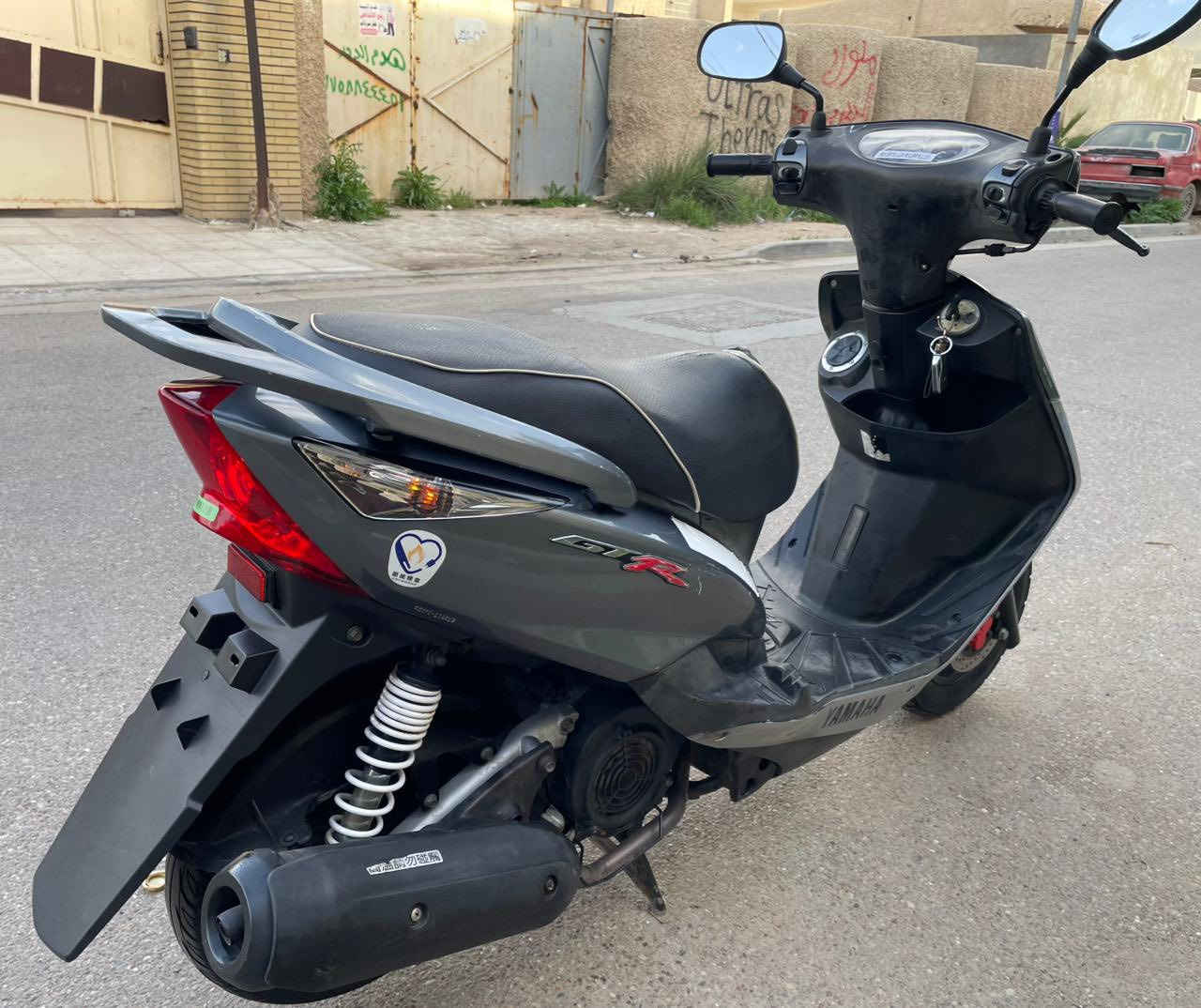 ثعلب GTR نوزل ((جويتر ابو العرقجين)) اقوة موديل بيهن.. زيرو كفالة عامة شرط الفحص اذا برغي مفتوح من المكينة او الكفر او قبغ الهندر او الاكسل تاخذهة بلاش وكروتك علية.. الدراجة كارتون اخت الزيرو بعدهة  بلادية بشرط بلك اليابان بيهة وبراغي الدراجة بلادية من الطول للطول ،، الدراجة جديدة معنى الكلمة ومال جناي تاخذهة وتترحملي،، كفالة عامة ضمان شهر والله من باب البيت تايرات جدد دبلات زبد مكينة خرسة عبالك شحن متدري طافية مشتغلة،، شلعة قوية معدل اذا مو تعبر ال120 مرجوعة،، كفرات بلادي ختم واحد،، كهربائيات فول كلشي شغال،، دراجة بالعافية عل ياخذهة اوراق كاملة منفيست  ووصل شراء من الرمبة بأسمي،، رايدهة 950 ومجال بسيط والمو شراي كلشي اكو بالسوك وكلشي موضح بالصور  والدراجة لو تفتر رمبات العراق متلكة هيج نضافة
مكاني بالمنصور واتشرف بيكم
0771 794 6189
