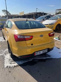 كيا ريو ٢٠١٣ امريكي حادث ربع باب بدون دواخل ضبغة اولة سيارة جاهزة وجدي...