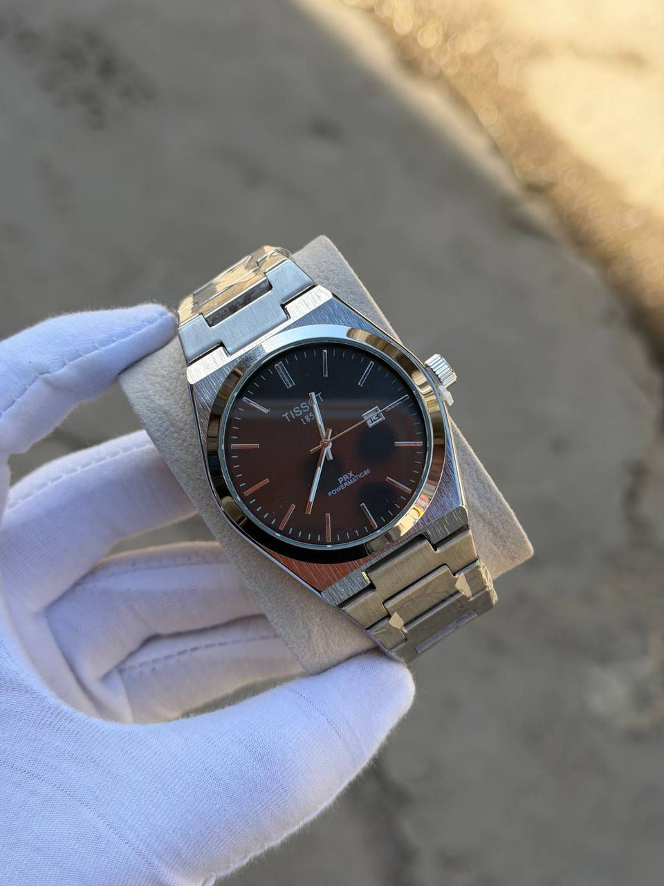 توفرت ساعات ماركات عالمية بأسعار مناسبة جدأ🔥. 

سعر القطعة الوحدة(15)الف✨🔥
يوجد خدمة توصيل لجميع المحافظات العراق 🇮🇶. 
 
رقم الحجز ***********
