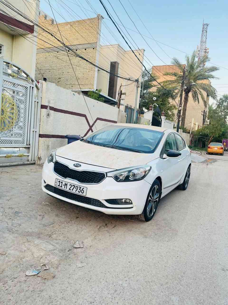 سلام عليكم 
سيراتو 2014 خليجي مكينه 1600 بيها صبغ يم قبق البانزين و شبر باب عكس السايق فقط السعر 105 و بي مجال بسيييط الاستفسار الاتصال او مراسله الرقم ***********
