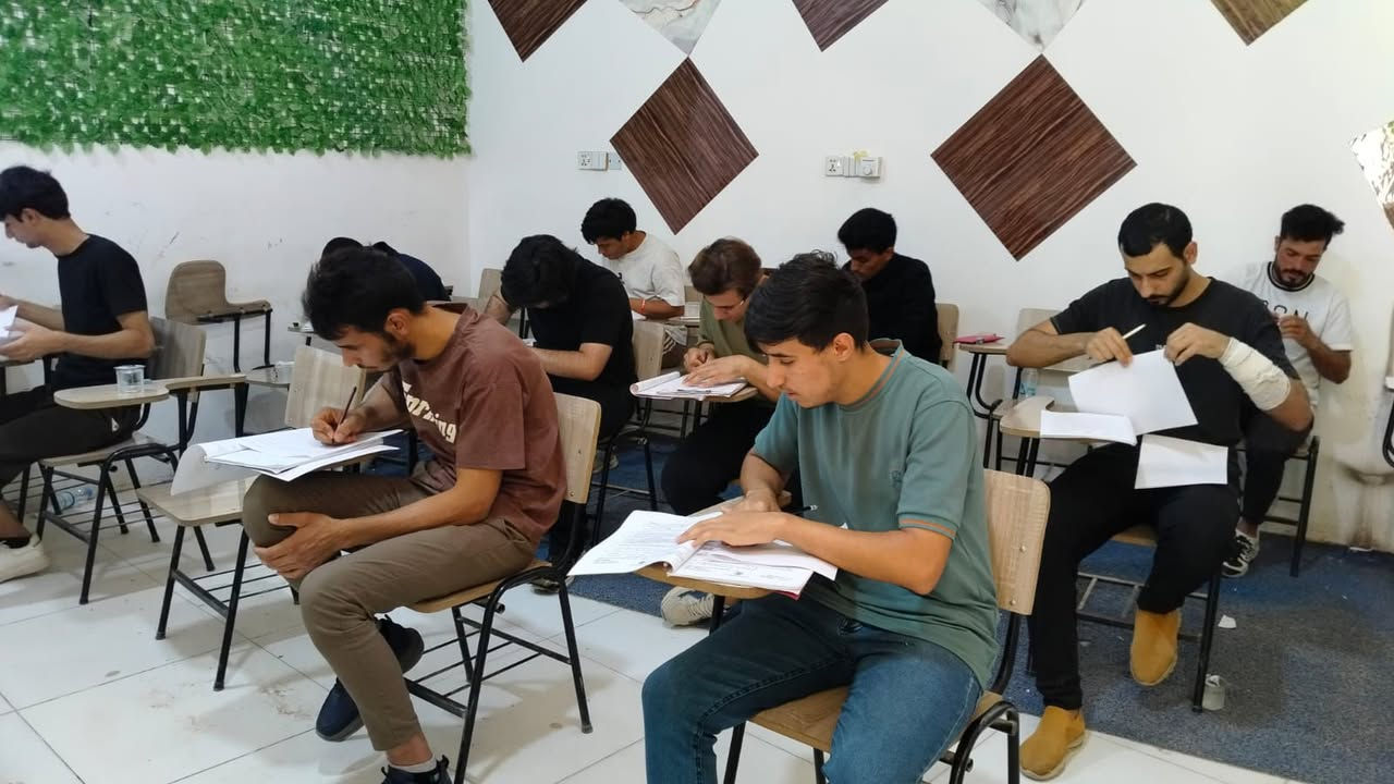 الامتحان المركزي لطلبة السادس الإعدادي الأبطال 📢
​في الفصل الثالث لمادة الرياضيات، وتحت إشراف الأستاذ المبدع الدكتور أحمد الخالدي..
​لأن التميز لا يأتي بالصدفة بل بالحرص والمتابعة المستمرة، خطوتكم الثابتة نحو تحقيق الدرجة الكاملة (100) في الامتحان الوزاري تبدأ من هنا. مع الدكتور أحمد الخالدي، الرياضيات تصبح أسهل والقمة دائماً مضمونة! ✨
​📍 العنوان: النجف / الحيرة - قرب بلدية الحيرة - مقابل المتنزه.
​📞 للإستفسار والاتصال:
*********** – ***********

