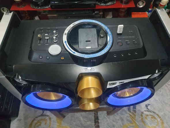 دي جي فليبس اواكس وراديو وفلاش  مع إمكانية ربط مايك  تحكم بيز عالي  جهة اليمنى متضررة  شغال سماعة وتويتر عدد اثنين   السعر ٧٥ الف مع التوصيل   الحلة  مهندسين  الاتصال على الخاص او موبايل  ***********  يوجد توصيل
