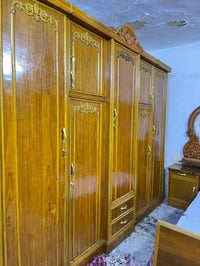 غرفه اخشاب • نضيفه • ٥ أبواب