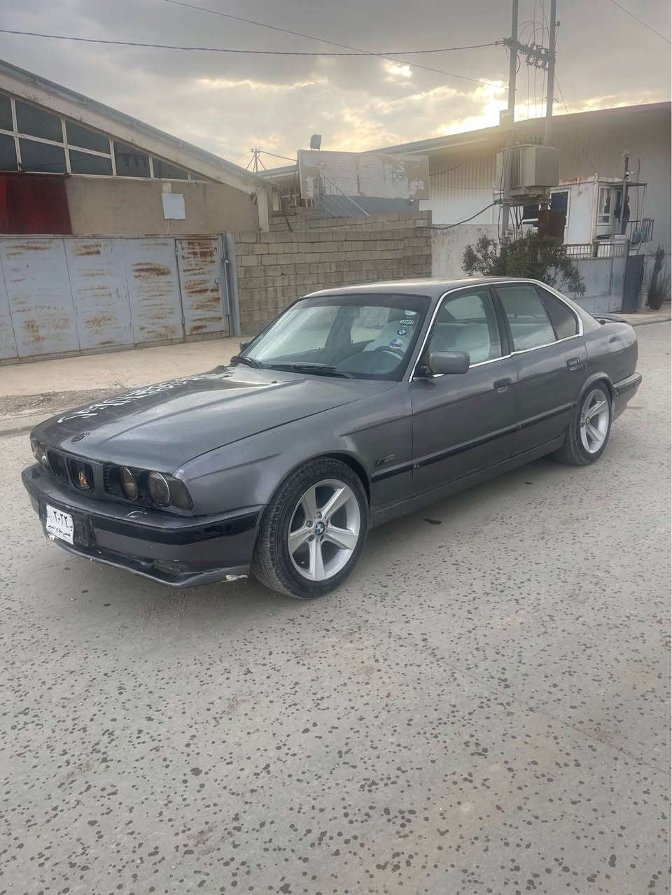 سەرەتا بەناوی خودا❤️❤️
BMW 1991 سعری (27)گەڵا
سەیارەكە (520)تە مەكینە كەپس دەبڵ دیجیتەڵ 
ئاڕم پلاستیكی سلێمانی بەشەرتی ئاڕمو ئەوەلیات موسو بڕاوە بەشەرت گێڕو مەكینەی بەشەرت دوكەڵو بوخاری نیە  بۆقوەت بەس ماشەڵای دەوێتت تەقەو ڕەقەی بەشەرت 
كارەبای بەشەرت گشت گیانی ئیشەكات ناوگێچ بەكاملی مەزبوتە دەعمو لێدراوی قورسی نیە پێشو پشتی كەپسە شانو سەقفی بەس ماشەڵای دەوێت  بەرەدەرگاكانی لۆكە داشبوڵی تەقیوی تیانیە سەیارەكە فولە بەس گێڕ عادیە چوار تایەو ویلی شازی لەسەرە 
سەیارەكە لە سلێمانیە  
قیستو قەرزو ئاڵو گۆڕم. نیە 
ژم. *********** فایبەری لەسەرە السليمانية, العراق

