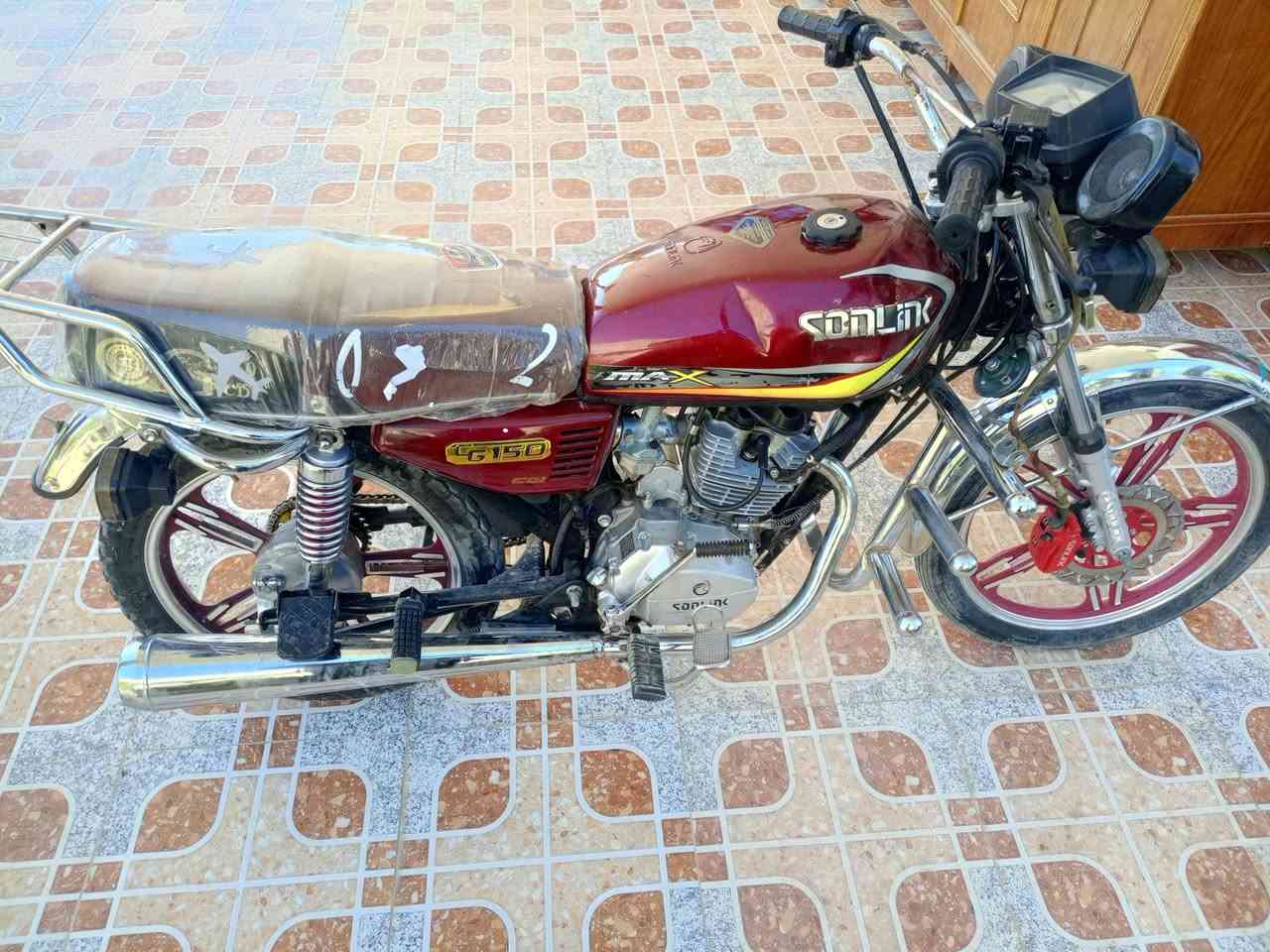 البيع كلشي ما بيه كامله مكمله بس تشغل وتمشي ما عايزه سلف شغال شايرّ شاغله موديل 2023 مكان الدراجة مكيشيفه السعر 425 بي مجال للشراي ***********
