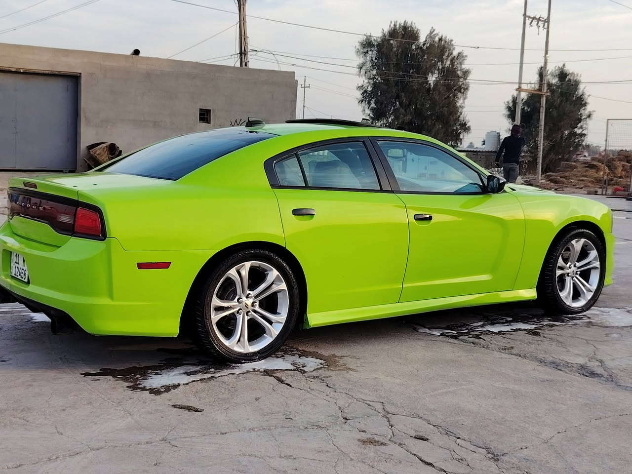 السلام عليكم 
اللهم صل على محمد وال محمد 🧿 
مكان السياره كوت 
♥️ رقم بغداد  تحويل وكله حاضر 
سنويه باسمي
موديل 2013
بيع أو مراوس حسب القناعه وباما او جارجر 
🧿 دوج جارجر 

فول مواصفات 
✨كشنات جلد  نضيف عسلي 
✨ شفتات ستيرن 
✨كير ماوس 
شاشه جبير 
فتحت سقف 
تدفئه تبريد كشنات 
كلاصات تدفئه تبريد 
خزن ميموري 
مري قلاب
كامره 
ويل 20 جيتي 
✨ سنوية وهزة جديدة 
محرك 6سلندر 3.600
السيارة نظيفة جداً
استعمال شخصي عندي 
حداديه خلفي امامي جديد تخم تاير جديد  مكينه كير خير من الله 
ملاحضات سياره بيها جاملق وبنيد تبدل مقدمت شاصي  وطخه بل جاملق لخلفي  فقط كفلاها من لكلبه ولعيب شرعي  السعر 130 وبيها مجال  ملاحضات مكلف بل نشر  تصل على رقم ***********
