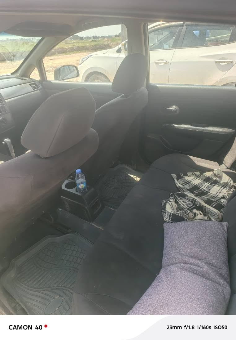 سەیارەکە مواسەفات ئەمریکی ناو ڕەش جەمبەجی خەفیفی جامڵخی بێشی هەیتی بەدەینەی نەکرتیە سێێ بارجەی سبوخە بەبێ ژۆرێ 2009 سەنەوی ڕێگاو بان 29 بەناو کردن بە شەرتە تەبریدەکەشی بەس سۆندە و خازی دەوێ سەحریشی 77 مەجالێ کەم هەولێر
*********** أربيل, العراق
