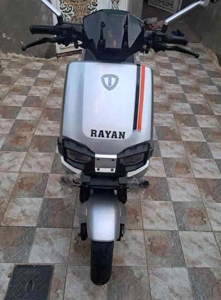 دراجه شحن 2000واط جديده بمعنى الكلمه بيهه نضام بك صار ٤٠ يوم من طلعت من الوكيل سعر ٩٥٠ مكانه الرفاعي 
***********
