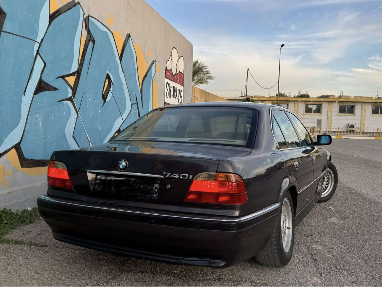 السلام عليكم للبيع
اصل E38 740 1995 رقم بغداد دولي بأسمي 
سلايد برده خلفيه 
الكهربائيات كلها بلاديه وكلشي يشتغل 
حساس امامي خلفي وشغال 
تلفون وكاسيتات 
بدون ضربه وبدون خياس بلاديه 
من ناحيه المكينه والكير والصدر 100% 
تبريد ثلج تدفئة شغاله كلها 
كشنات جلد وكهرباء الغرفه بلون السياره بلاد 
السياره خير من الله مناقصها شي جاهزه 
مكاني بغداد حي الاعلام 
*********** 
السعر 75 وبيها شي بسيط
