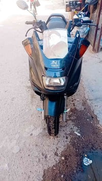 عندي دراجه ماجسته شكل القديم فحل نضيفه كلش بس السلف واكف ابيع كم حديد ...