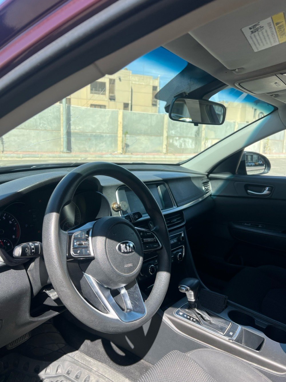 ‏Kia optima للبيع موديل 2019 مواصفات 
موصفاتها FE المعروفه 
مكينه 4 سلندر 2400GDI
ماشيه 77mile 
حادث السياره خلفي فقط الدعاميه بدون قطره صبغ 
صور الحادث مرفقه بل منشور
عليها بولش جديد كير ومكينه وتبريد مكفولات كفاله عامه 
رقم بغداد بسمي تحويل ثاني يوم 
السعر/ 143 ورقه وبيها مجال 
مكاني / بغداد المنصور 
للاستفسار / ***********