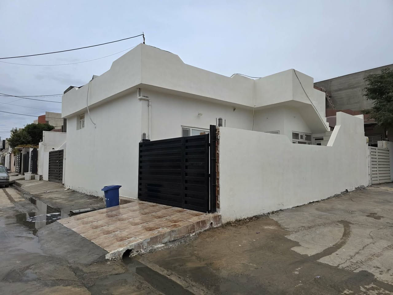 بيت في شوراو 115 متر طابق واحد ركن و مربع الواجهة 11.5 العمق 10 بيت جديد ونضيف نظام دكت وسقف ثانوي والفرع تبليط وخدمات .متكون من حوش كبير و مطبخ وغرفة استقبال وهول داخلي وغرفة نوم
السعر ‌47 مليون وبي مجال
للاستفسار
 ***********
***********
