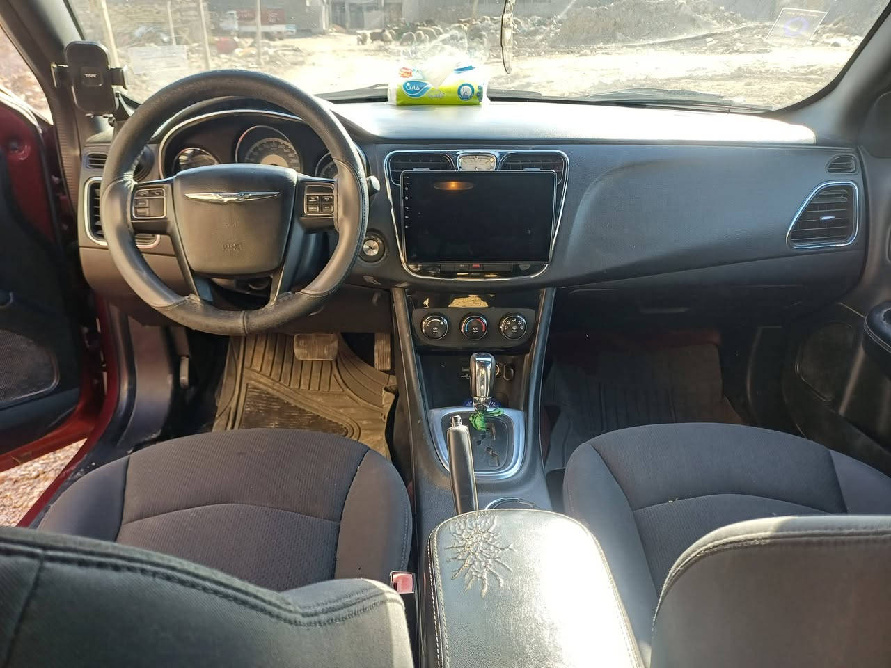 سي ٢٠٠ موديل ٢٠١٣ رقم بابل انكليزي بسمنه السياره بدون حادث ولا ضربه عندي البنيد صار بيه جراد ورشيته بدون فتح ولا تبديل فقط مكينه ٢٤٠٠ سياره جاهزه من كلشي مكينه وكير وتبريد وحداديه وتخم تاير كله مكفول مكانه بلحله المركز السعر  ٧٥ للاستفسار ***********
