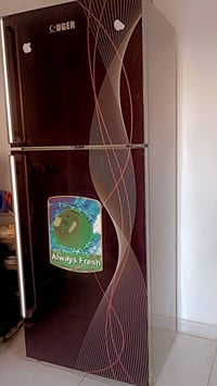 ثلاجه 28قدم • نظيفه • ما دخلت تصليح