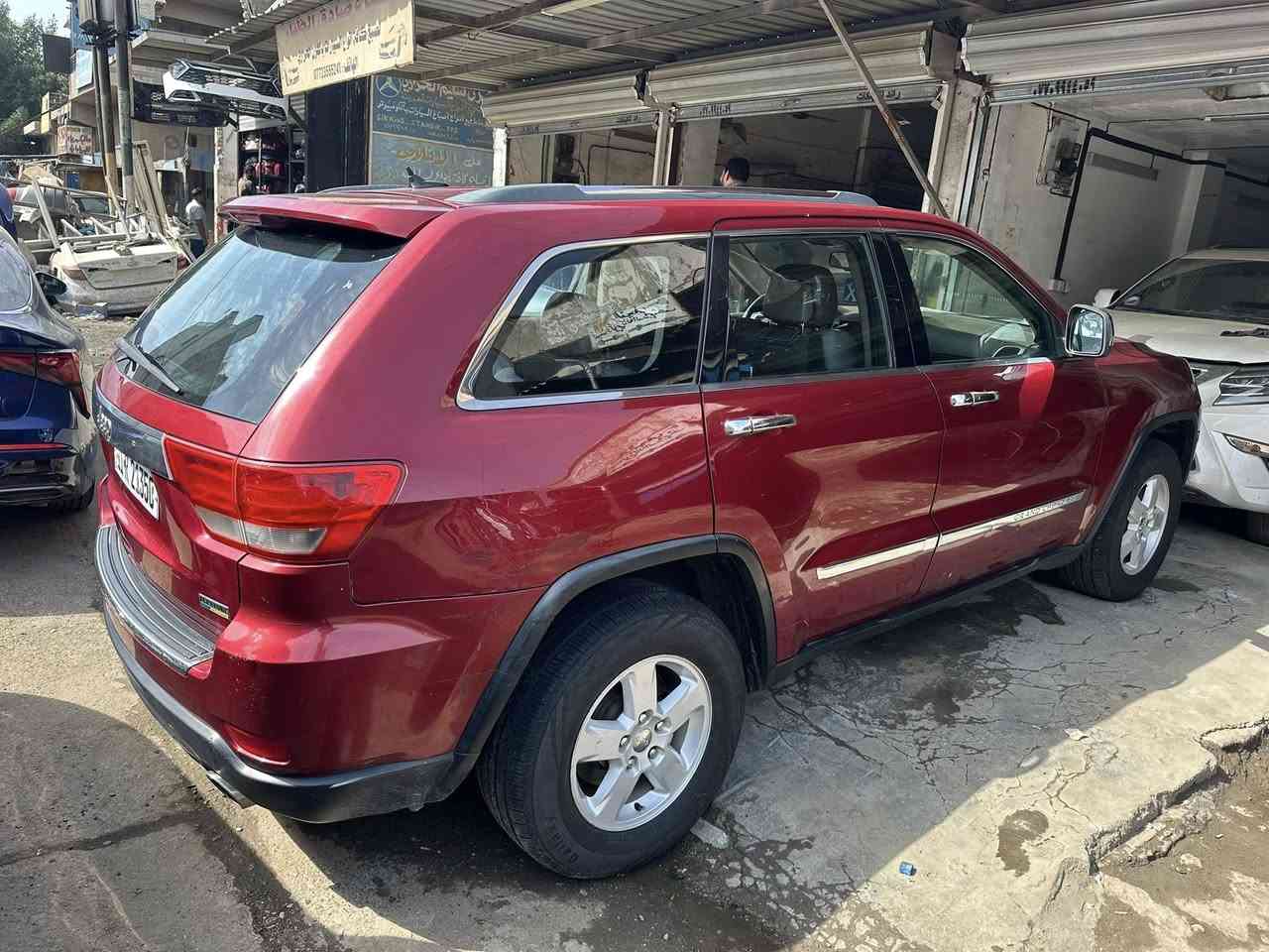 جيب لاريدو 2012 وارد امريكي حادثه صبغ ربع باب السايق فقط
بيه بارد ع كد شبر بالجاملغ الخلفي الباقي كفاله عامه باسمي السياره تخم تاير صدر جديد كير مكينه شرط الفحص و السونار  تبريد ثلاجه السياره مابيهه اي نقص سعرهه ١٦٥ وبيهه مجال 
مكاني شارع فلسطين ساحه بيروت 
 ***********
***********
