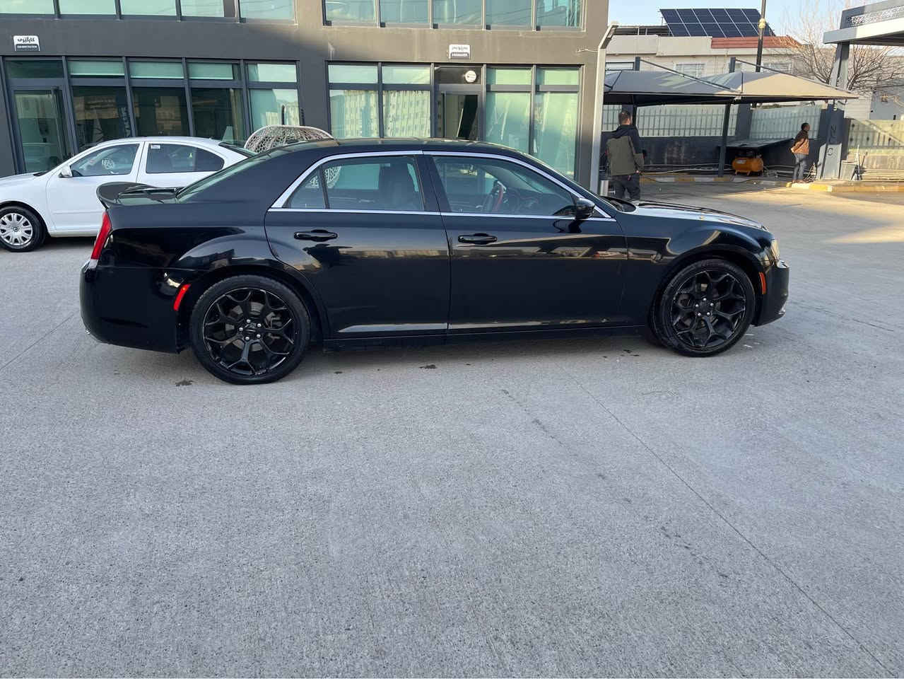 ئۆباما 2015 c کامل کراوە بە s 
پانۆراما و شەغال و کوشن هیتەر و گێڕ ماوس 
گێڕ و مەکینەی بە شەرت نەکراوەتەوە 
سەنەوی تا 2027 تازەیە بە ناو خۆمانەوەیە بە شەرتی تەحویل بۆیاخ تەنیا چاملغی لای سەکنی بۆیاخە بێ ناوگرتن و بێ ئێرباگ سەیارەکە (تەرزەی هەیە ) لەگەڵ هەنێک وردە شوخت .
ناونیشان : سلێمانی _ چوارچرای نوێ 
ژمارەی موبایل :***********
نرخی :210 گەڵا و مەعامەلە السليمانية, العراق
