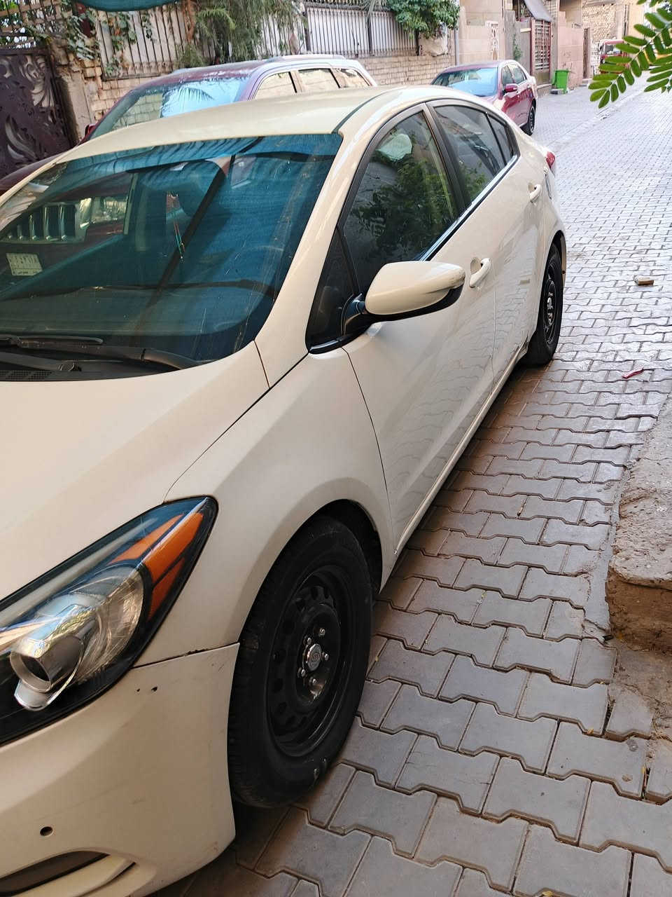 سلام عليكم فورتي للبيع موديل 16 حادث جاملغ امامي سونار مرفق بل منشور السعر 115 رقم  الهاتف *********** مكان السيارة الشعلة
