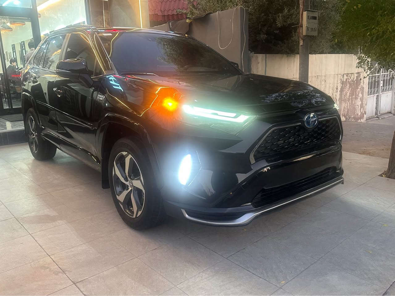 تيوتا رافور 2023 SE
 18000mil روشتوه
Hybret_plug in
واتا ٣ موده (به نزين+هايبرت+كاره باي)
فول فول مواسه فات
4*4 ده بل ئه كسل
ده عامي سپورت كامل پيشي ليده،صلايت،به صمه يه،AC له سه ر به صمه يه،كوشنه كاني كاره بايه،سپورت نورمال ئيكويه ،راداره، هه ر ٤ درگاكه ي به صمه يه،سنوق شه فته، سنوق كاره بايه، سوكان ئيته ره، هه موو كوشنه كاني ئيته ره به كوشني دواوه ش.ته نها يه ك روبعيك درگاي سه كن بوياخه.ارباگ سوكان سيسته مه.پيش و دواي كه پسه.زور زور مواسه فاتي تري تيايه

***********
سليماني السليمانية, العراق
