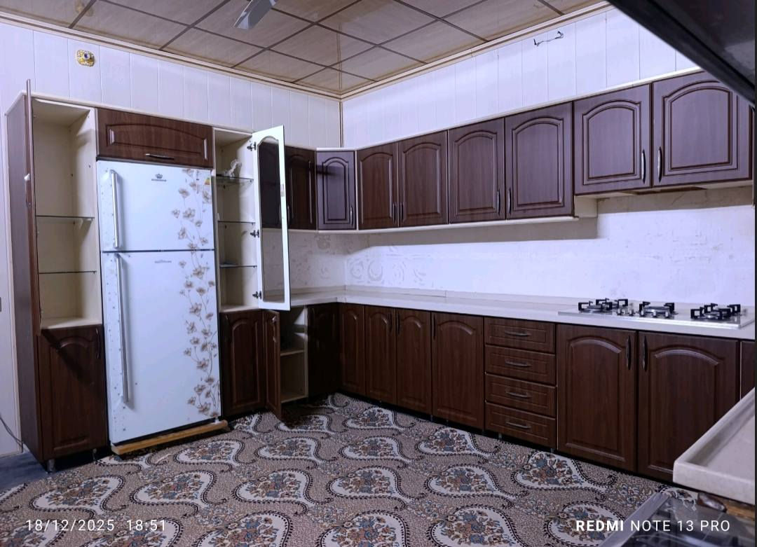 ئــەم کـــەوانــتەرە دارە بــۆفـرۆشتن💰
کــەوانتەری داری بـاڵام پرێسی ئـەســڵی ،،دیــوان،، زۆر پـاک و جــوان و بێعەیب 
ســەرەوەی .. ٦ .. شــەش مــەتــر
خــوارەوەی .. ٦ ،، شــەش مــەتــر
مــەخسـەلەی ٢ دوو مــەتــر بــان کــاشی دەرەجەیەک
بـان کــەوانتەرەکەش بەهەمان شـێوە هەمووی مەڕ مەڕە 
تــەباخ و مـرەشــەحیشی لــەگەڵ دایە
........
کــەوانتەرەکە بـەش بەش ئەکرێت تـابتوانرێت لەگەڵ هەموو مەتبەخێک دا بگونجێنرێت✔️
🪶🪶🪶🪶🪶🪶🪶🪶🪶
هەربەڕێزێک ویستی کەوانتەری داری هەیە ئێمە ئەم کەوانتەرەمان لەبەردەست دایە بەنرخی گونجاو ئەیفرۆشین.
🧹🧹🧹🧹🧹🧹🧹🧹🧹
شــوێن/کــــــەلار
ژ.پ.ڤایبەر☎️📥***********
ئێوەی بەڕزیش وێنەی ئەشیاکانتان بنێرن بۆمان تابۆتان بفرۆشین یان لێتان بکڕین
