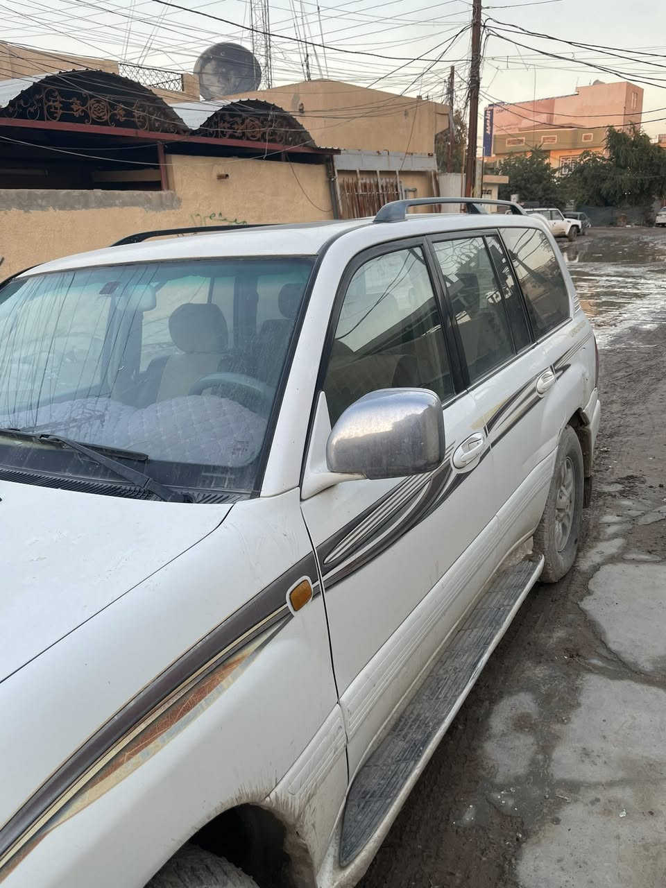 لاند اكروز 2006 بغداد اللماني بسمي سياره مكفوله من الحادث  والتصليح بيها صبغ شي قليل السياره بيها نواقص شوف العين 
كير مكينه كهربائيات تبريد كله مكفول 
مواصفاتها معروفه 
العنوان سامره
السعر 145 بيها مجال شي قليل 
***********
