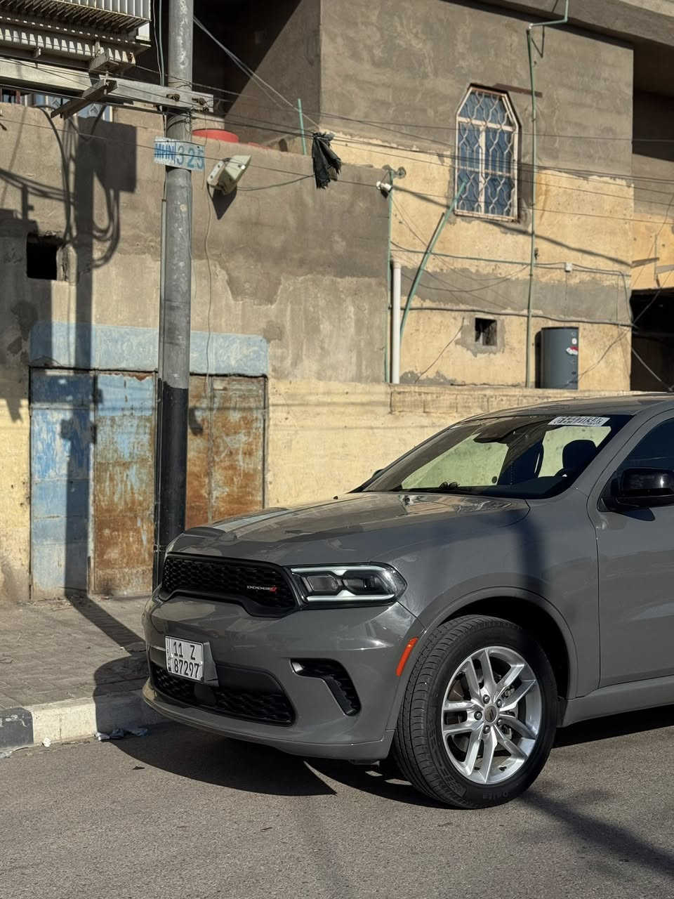 السلام عليكم شباب دوج دورنگو موديل 2023 وارد امريكي ع ايدي سياره جديده بمعنى الكلمه ماشي ٣٢ الف . GT سياره بدون فتحه فقط  بيها هواي موصفات شاشه جبيره تدفئه كشنات جنطه كهربائي فور ويل هوك خلفي والى اخره 
بأسمي ترقيم جديد صوره الحادث بالاسفل  مكاني بغداد بسمايه 
السعر /325وبيها مجال 
هاتف /***********
