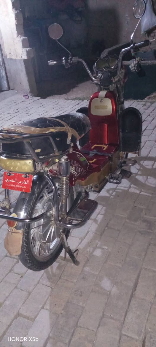سلام عليكم طبعن من رخصت مسؤل كروب عندي دراجة شحن فارس ذهبي نضيفه كلش بدون بطاريات شغاله سويج موبصمه  شراي يتصل على رقم ***********
سعره 250 بيهه مجال الطيبين
