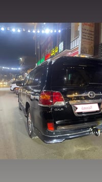 ستة سلندر v6✅لاندكروزر 2013 السيارة خير من الله مناقصهة شي كير ومكينة ...