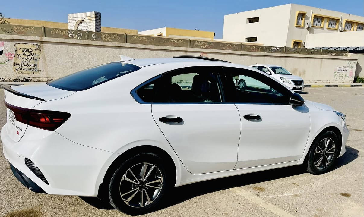 كيا سيراتو 2024
#مكانهه واسط العزيزية السعر $ 196
الموديل 2024

سعة المحرك 2000

تبريد قطعتين

شاشه كبيره بلاديه اصلي  و كامره

عدد AIR BAG 2

حساسات خلفية

لايت  LED 

كشافات 

فتح الصندوق من الريموت

فتحة سقف

مري شفط مع اشارة  

طفاية حريق

الانارة الداخلية هالوجين 

المودات والأوامر الصوتية

أوضاع القيادة ECO+SPORTS +NORMAL

حساسات إطارات

مانع انزلاق 

سياره مفووله للاخير مواصفات 1/1

السيارة ماشيه 40 الف السياره بعدها بحاله الوكاله

الاستفسار ***********
      ***********    ً.        ً.   ً. 

السياره ضمان الشركه الدوليه 5سنوات سياره مكفوله حته من الشخط  كفاله عامه من لدعاميه للدعاميه فقط رصعه وسويتهه بدئار
