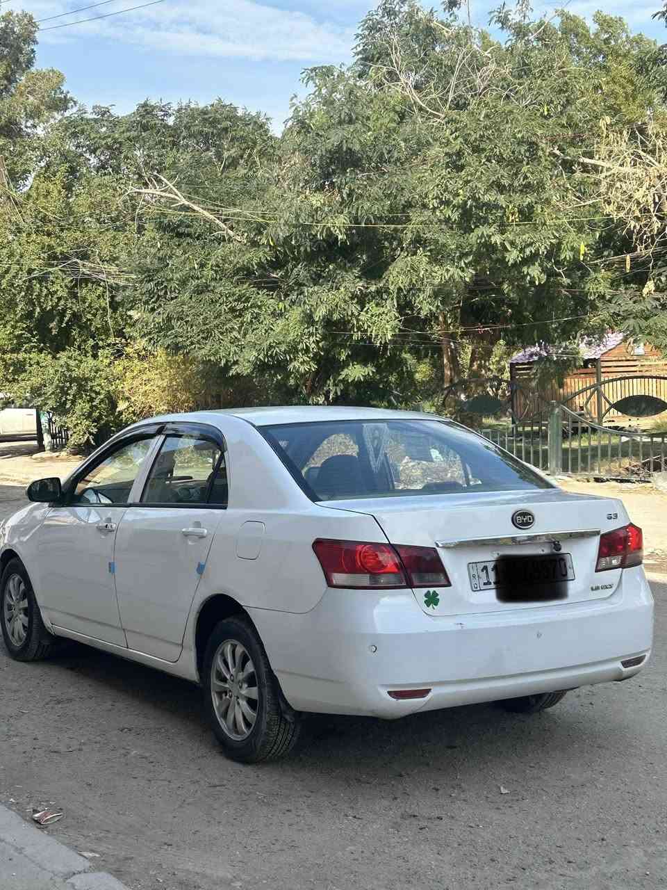 السلام عليكم بي واي دي البيع سيارة موديل 2013 سيارة كلش حلوه رقم بغداد انكليزي سيارة فول بصمه شاشة كأمره تحكم ستيرن داخل جلد بصمت ابواب اشاير بل مري خمسه ويل كب سياره محرك 1800 ماشاءالله تبريد ثلج  سياره كلش حلوه سيارة كير محرك صدر تايرات باتري كله مكفول سيارة كلش حلوه وجاهزه مابيه ي نقص السعر 55$ مكان سيارة بغداد حي العامل رقم ***********
