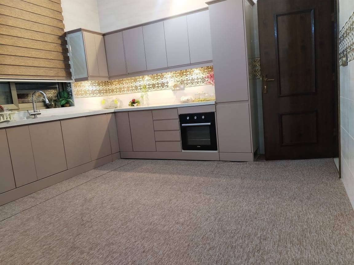 اللهم صلي على محمد وال محمد
مكتب التويجري للعقارات ✅
بيت للبيع بلتاحيه مساحه ٢٠٠م مقاطعه 8000
طابو ملك صرف بناء حديث طابق واحد ،حر غير مطلوب
يتكون 2 غرف نوم صاله مطبخ واستقبال ومنور وصحيات عدد2 داخليه وخارجيه البيت سنتر ع شارع التريلات شارع عرضه 15م منطقة سكنيه مخدومه بأسم شخص واحد تحويل مباشر بأسم المشتري للأستفسار اكثر
***********.واتساب ***********.واتساب 📞
