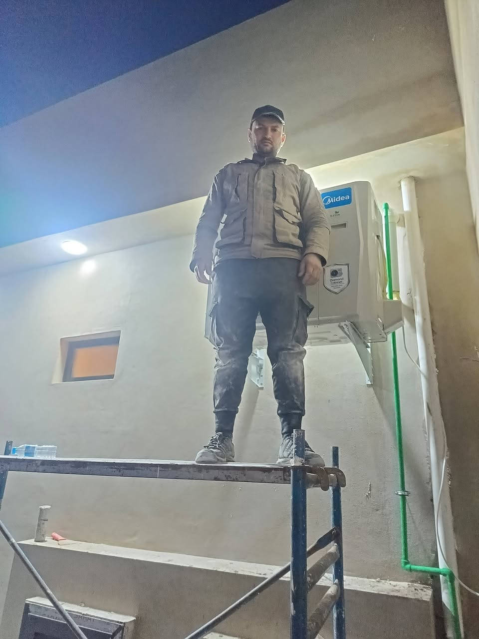 بتاريخ 21/1/2026/تم تركيب جهاز ميديا كاسيت 3طن انڤيرتر تحكم العمل في الموصل ناحية  القيارة مع تحيات كادر ورشة البشير لتدفئة والتبريد ***********
