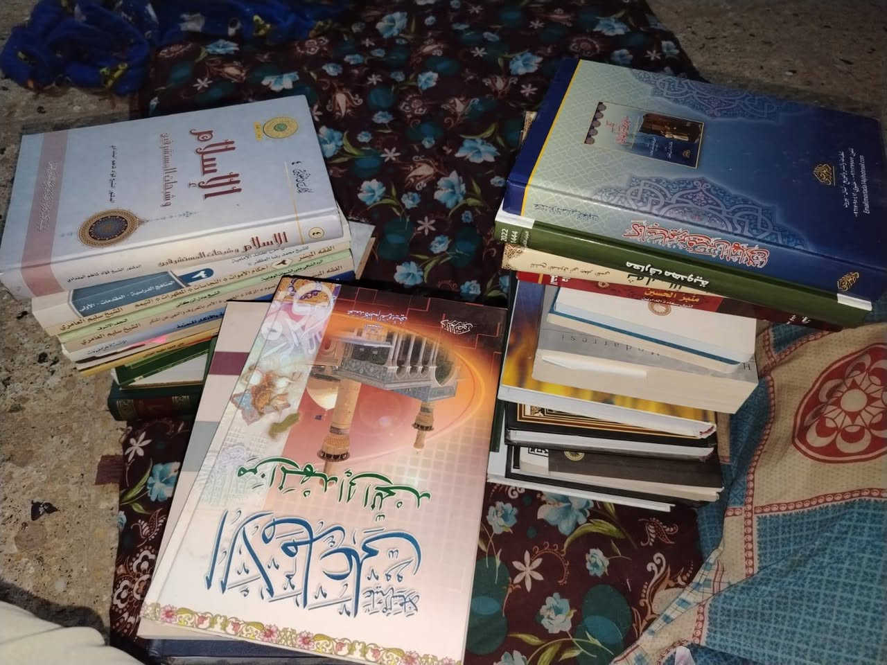 مكلف بالنشر للفائدة 
#كتب #دينيه (مصادر مهمه جدا)
وكتب قيمه للبيع جميعا ب٦٥٠الف 
مكيال المكارم 
البرهان ٩م تقريبا
العرفان السلامي ١٢ ن
اعلام الهدايه تقريبا ٧ م
معرفة الله ٣م
الاخلاق في القران الكريم ٣ م
معين الخطباء ١٠م 
مداد السكينة 
مداد التوبة 
مداد عاشوراء
مداد الصلاة 
مداد الحج 
بهجة الحجة 
مصباح السالكين 
الاربعون حديثا 
الفقه الميسر ٥تقريبا 
الناصح 
حياة الامام الحسين ٣م 
تهذيب النفس ٢م 
مسائل وردود 
نفحات الازهار ١٢م 
موسوعة الامام المهدي ٢١م تقريبا 
كيف تسعد حياتك الزوجية 
حوار ساخن عن الالحاد 
الامام المهدي من المهد الى الظهور
الامام علي من المهد الى الاحد 
سيدة زينب من المهد الى الاحد
منهاج اليسد الخامنائي 
الاخلاق ٣م 
شرح المنطق ٣م 
ثواب الاعمال 
اداب النفس 
جامع السعادات 
اصول الكافي ٢م 
النحو الوافي ٤م 
الذنوب الكبيرة ٢م 
اصول الدين ٢ م سيد دستغيب 
معارف مهدوية ٢م 
الادعية والاذكار المجربة 
شرح عقائد الامامية ٣م 
الطريق الى المنبر الحسين 

اسرار الصلاة للشيخ التبريزي 

سليم بن قيس الهلالي 

بصائر الدرجات 

كامل الزيارات 

حق الدين السيد عبدالله شبر اسرار الزيارة شيخ حبيب 
التهذيب المفيد في احكام التلاوة 

الرد الشافي على شبهات الوهابية 

الاحتجاج


**إذا كنت صاحب هذا الإعلان وتريد حذفه لأي سبب، رجاءا أرسل رسالة إلى الدعم الفني**